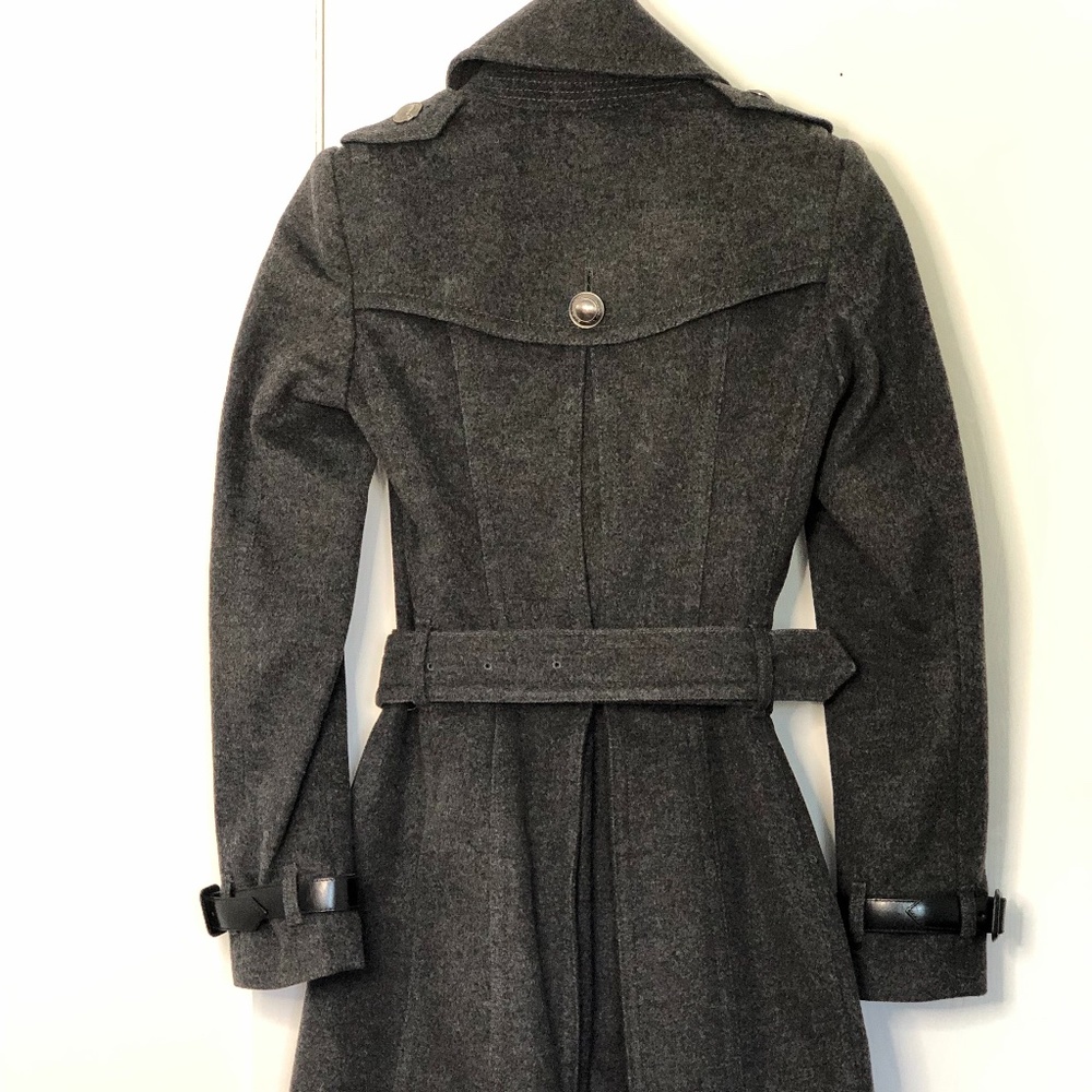 Burberry Wool and Cashmere Double-Breasted Coat - Picture 3 of 9